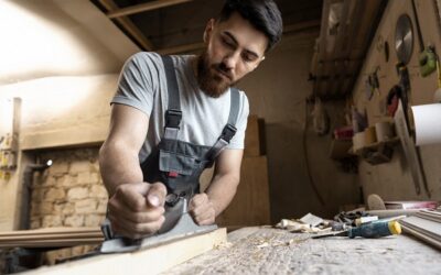 Personalizzare gli spazi con soluzioni su misura: l’arte del falegname