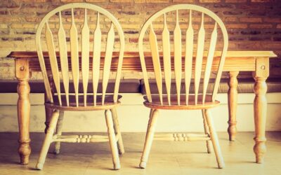 Tavoli e sedie in legno: quando il design incontra l’artigianato